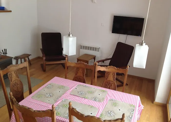 Деревянный коттедж House